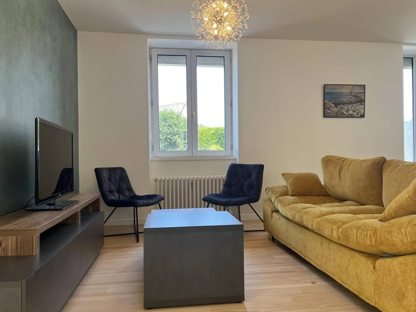 650 - Belle Maison En Pierre Avec Jardin En Plein Centre D'Erquy